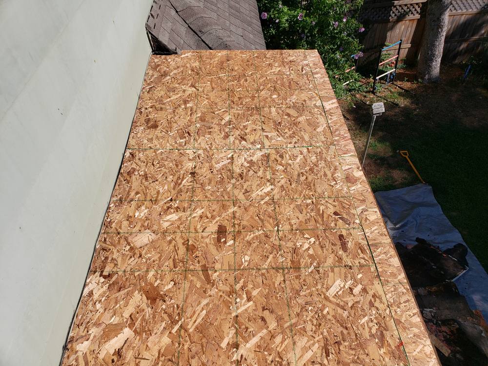 Small EPDM Rubber Roof in West Michigan — photo 7 of 11